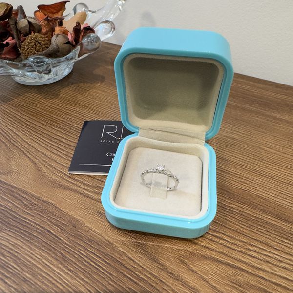 Anel em Ouro 18k Solitário de Brilhantes 32 Pontos