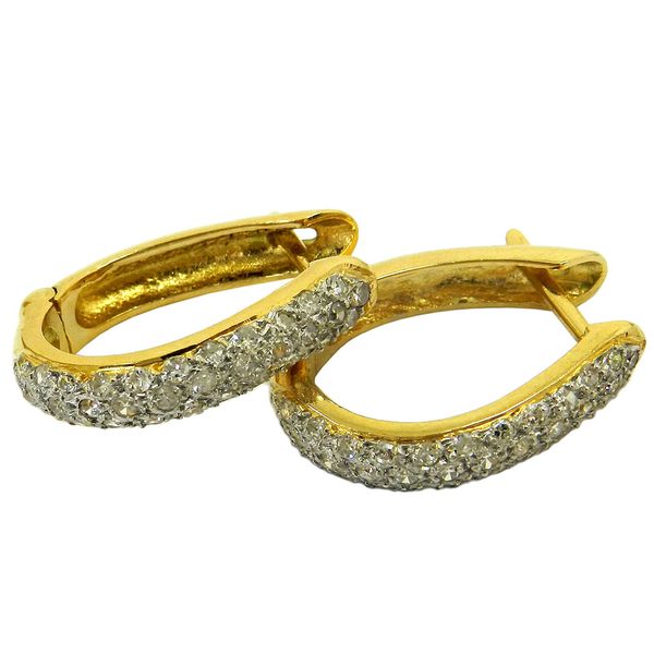 Argola em Ouro Pavê com Brilhantes