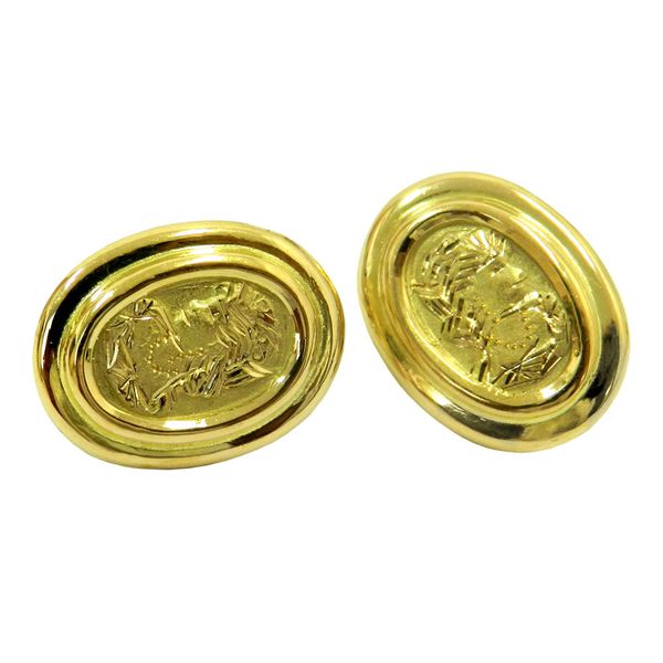 Brinco em Ouro 18k Camafeu 20x15mm