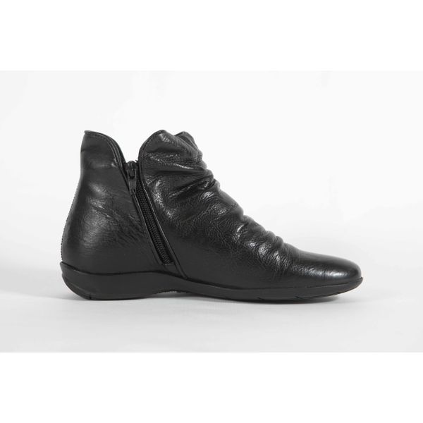 Bota Feminina em Couro Cano Baixo Ziper Preto Regimattos