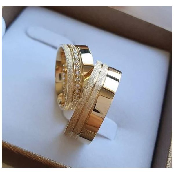 Par de Alianças em ouro 18K