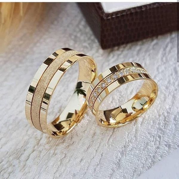 Par de Alianças em ouro 18K