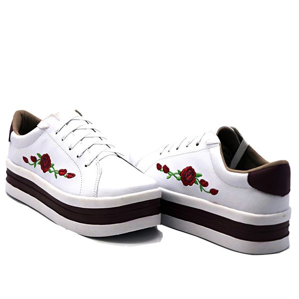 Tenis branco cheap com flor