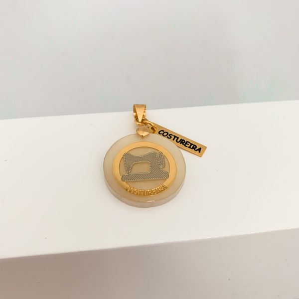 Pingente Costureira Banhado Ouro 18k