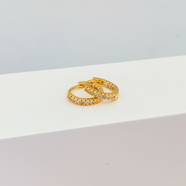 Argola Click Cravejada Zirconia Banhada a Ouro 18k