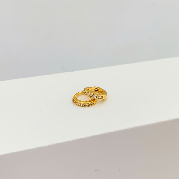 Argola Click Cravejada Zirconia Cristal Banhada a Ouro 18k