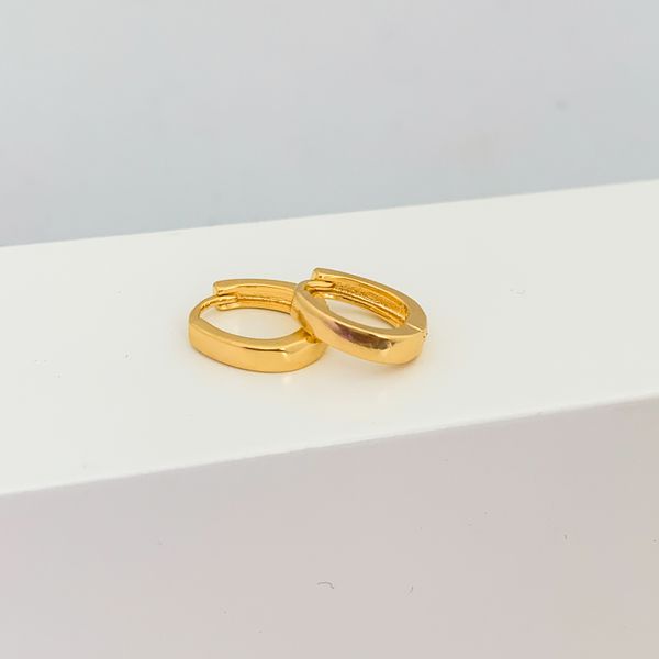 Argola Click Oval Lisa Banhada a Ouro 18k