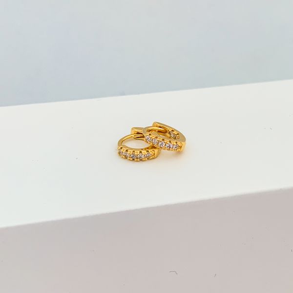 Argola Click Cravejada Zirconia Banhada a Ouro 18k