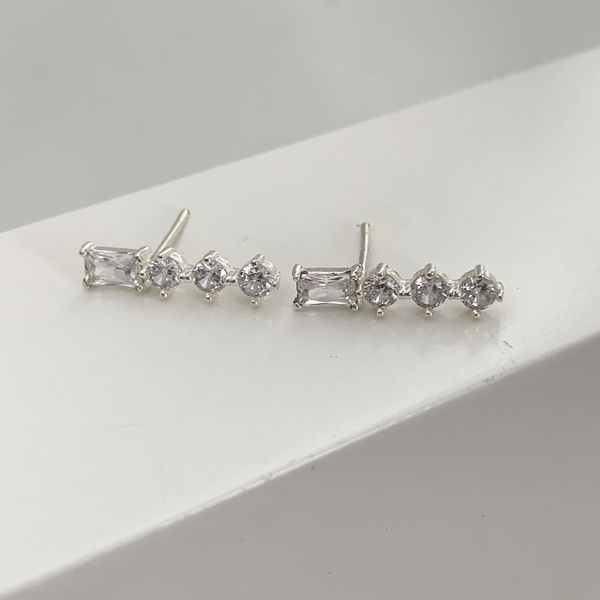 Brinco com Zirconia Geometricas Prata 925