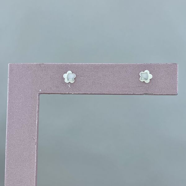 Brinco Flor Pequena Lisa Prata 925