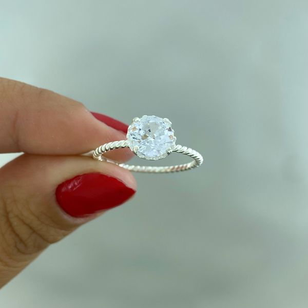Anel Estilo Solitario Aro Torcido com Zirconia Prata 925