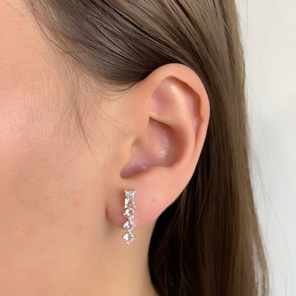 Brinco com Zirconia Geometricas Prata 925