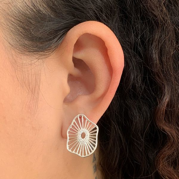 Brinco Prata Legítima 925 Trabalhado Vazado Meio com Zirconia