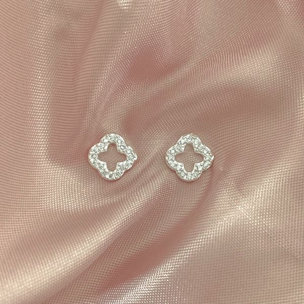 Brinco Trevo Vazado com Zirconia Prata 925