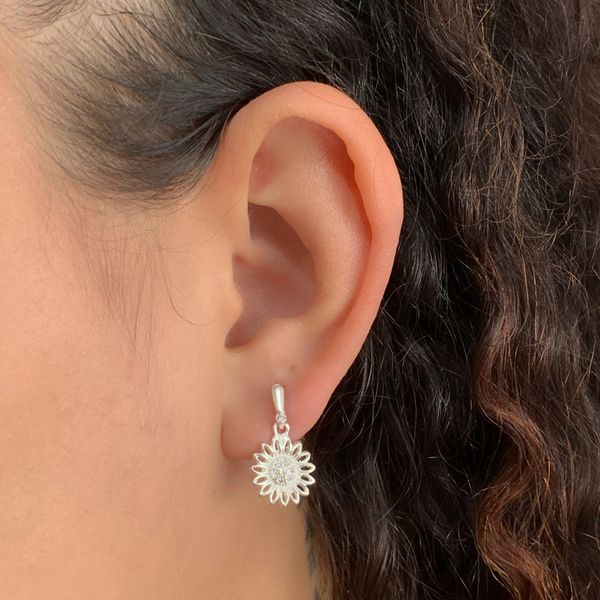 Brinco Prata Legitima 925 Pingente Girassol com Zirconia 