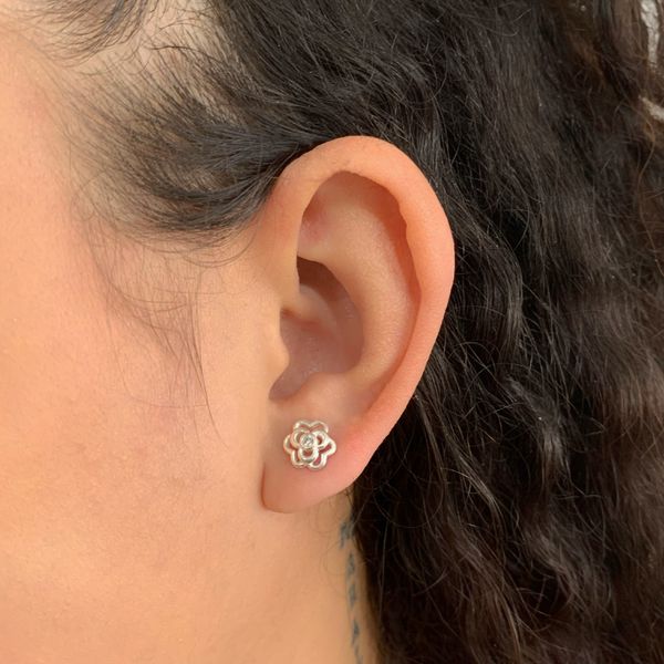 Brinco Prata Legitima 925 Flor Vazada com Ponto Zirconia 