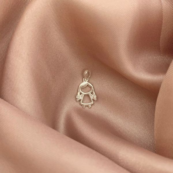 Pingente Menina Vazado Ponto Zirconia Trança Prata 925