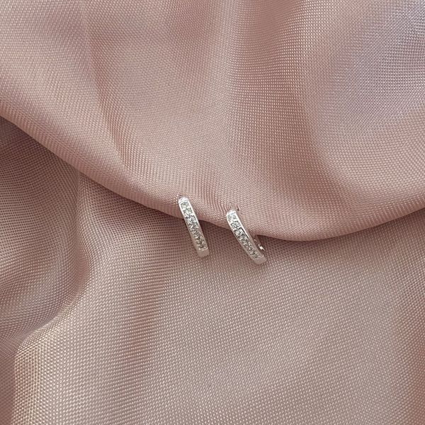 Argola Pequena Triangular com Zirconia Prata 925