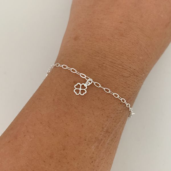 Pulseira Pingente Trevo Vazado e Zirconia Verde Prata 925