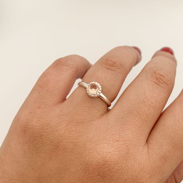 Anel Prata Legitima 925 Zirconia Morganite Redonda com Base Trabalhada