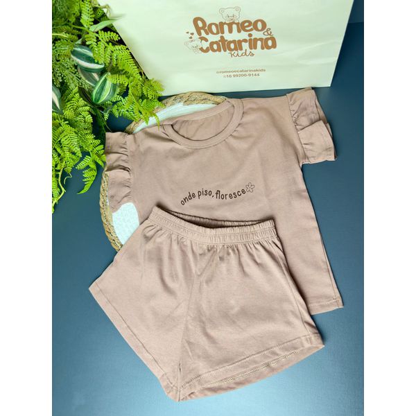 conjunto infantil menina "onde piso, floresce"