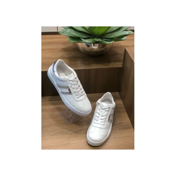 TENIS CASUAL BRANCO COM DETALHE STRASS