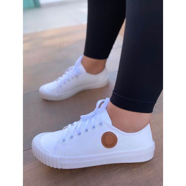 Tênis Branco com Solado Branco