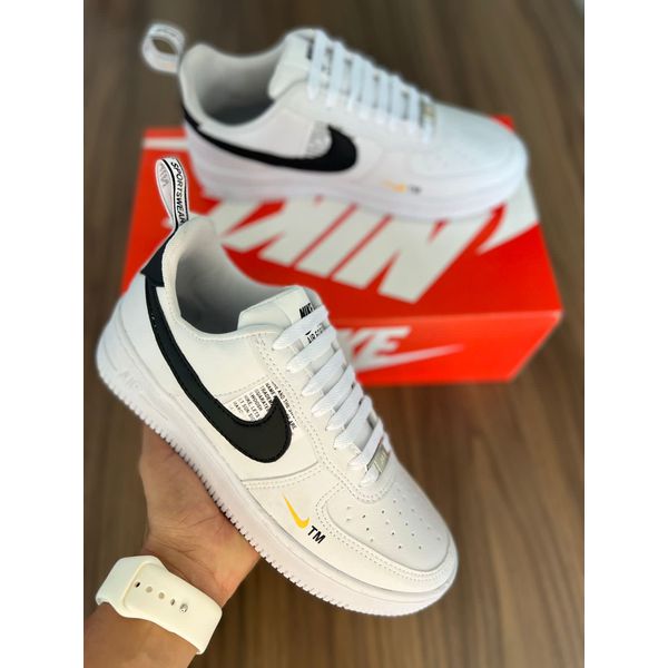 Tênis NK Branco com Detalhe Preto e Amarelo