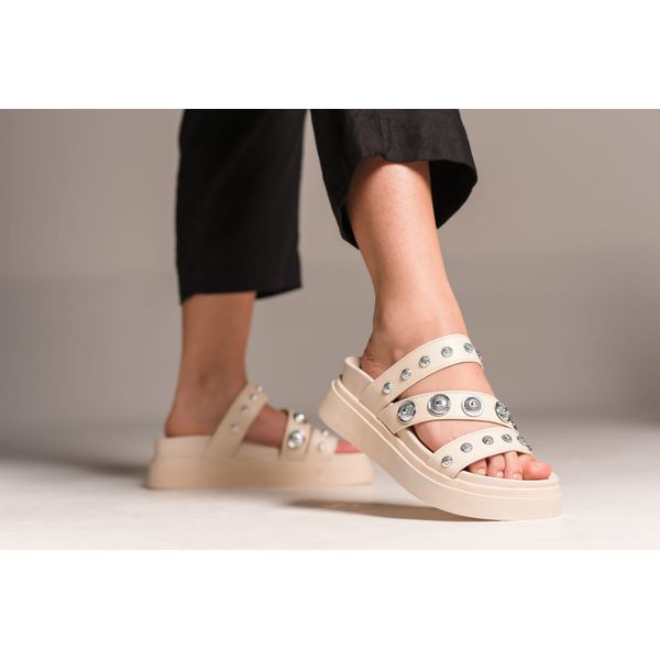 Flatform Off com Detalhes Prata