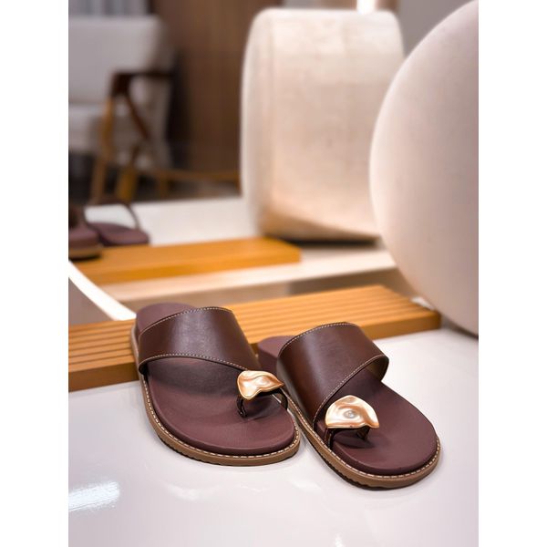 Papete Calf com Detalhe Metalizado