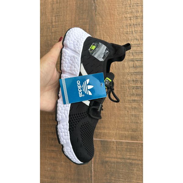 Tênis Adidas 33Y Preto/Branco – Conforto e Leveza Inspirados no