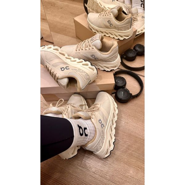 Tênis Esportivo On Cloud Nude