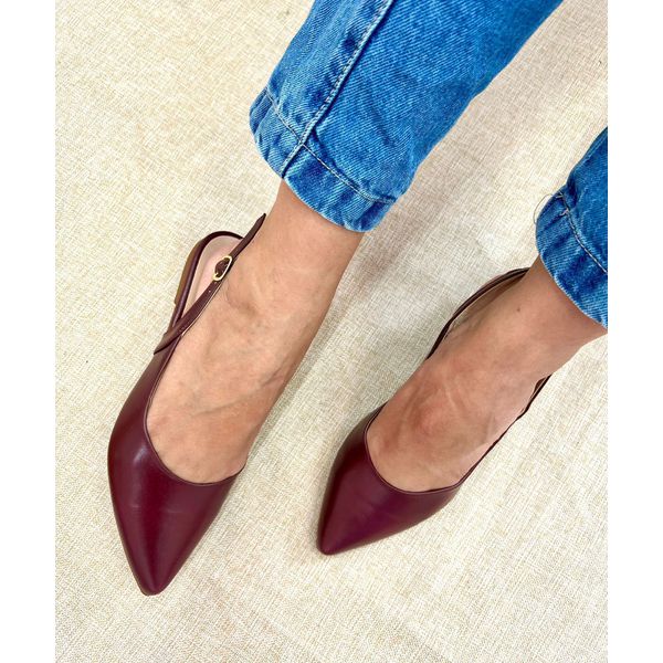 Mulle Marsala Bico Fino com Detalhe Fivela