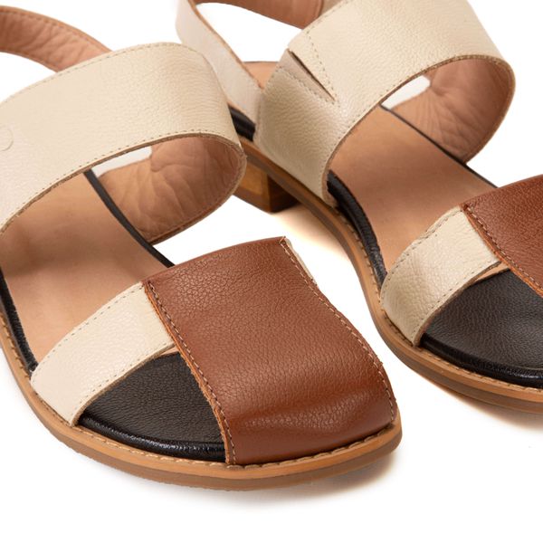 Sandália Rasteira - Chocolate e Off White - KEMET