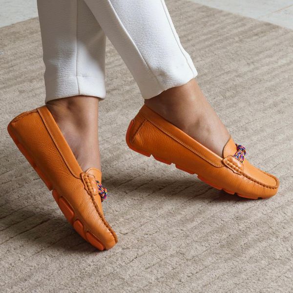 Mocassim Feminino Charlotte Em Couro Laranja Savelli 