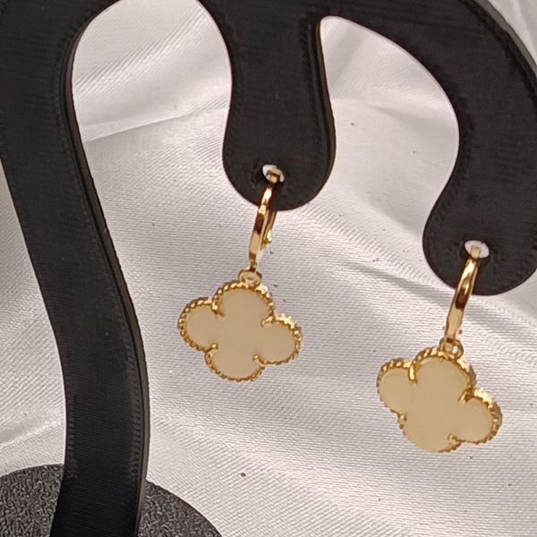 Brinco Van Cleef Madre érola