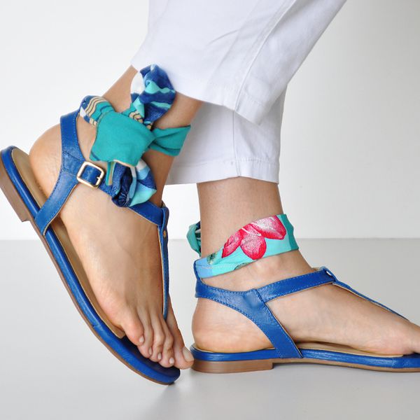 Sandália Rasteira Couro Azul e Lenço