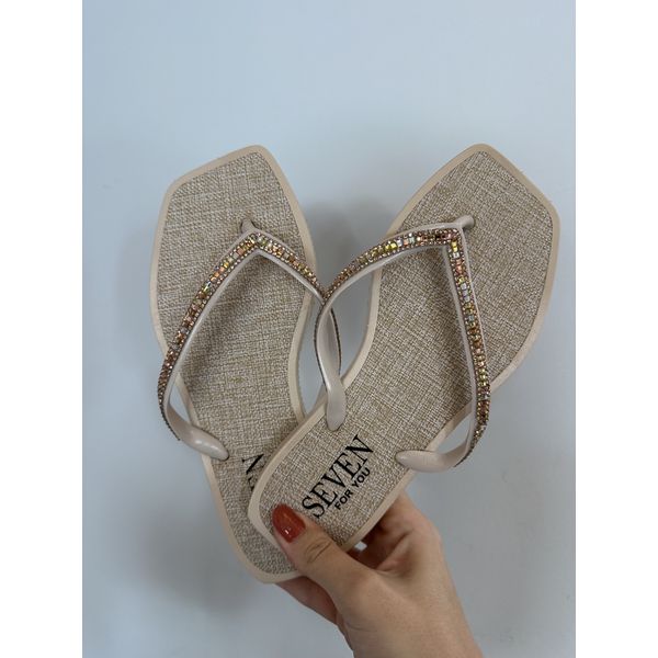 CHINELO LAIS NUDE