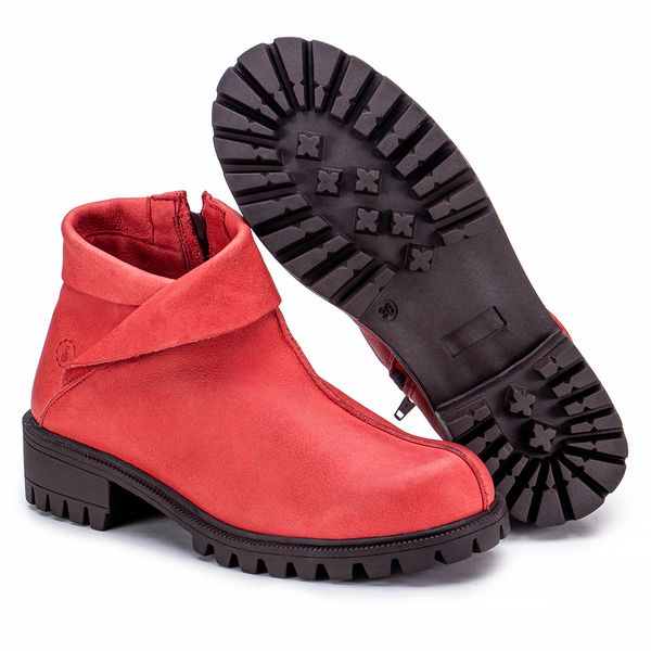 ¨Bota Omaha em Couro com Salto Tratorado.¨