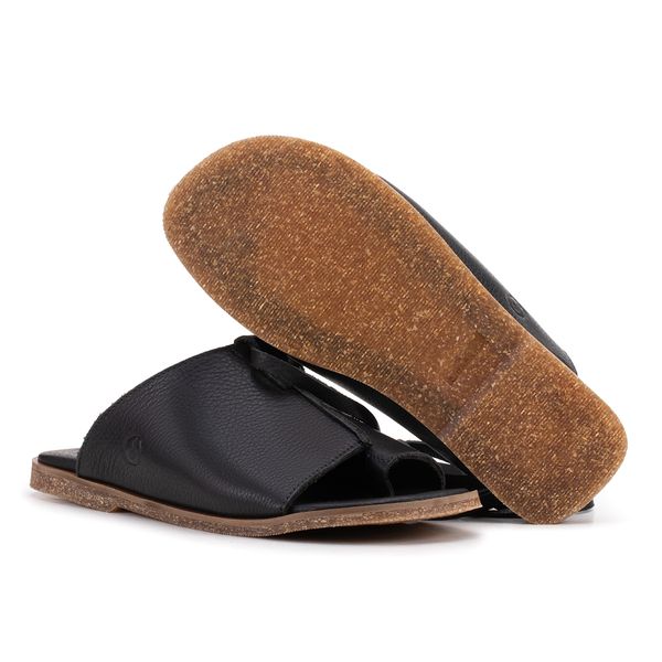Minimalista e Essencial: Chinelo Slide Preto em Couro Legítimo. Conforto Total com Design Sofisticado!