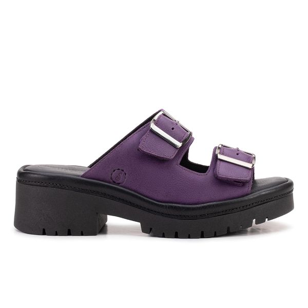 Sandalia Mila em Couro Legítimo: A Atitude Chunky do Violeta no Solado Preto
