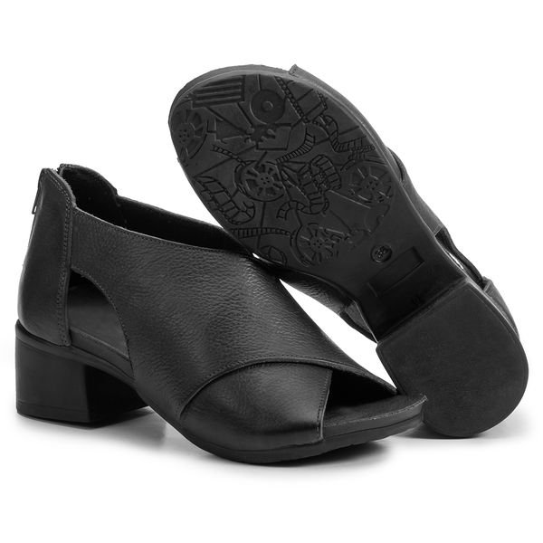Sandalia em Couro Preto: Elegância e Conforto com Salto Baixo