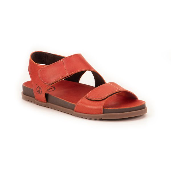 Birken Louise em Cor Vermelha, Elegância em Cada Detalhe, Luxo em Cada Passo