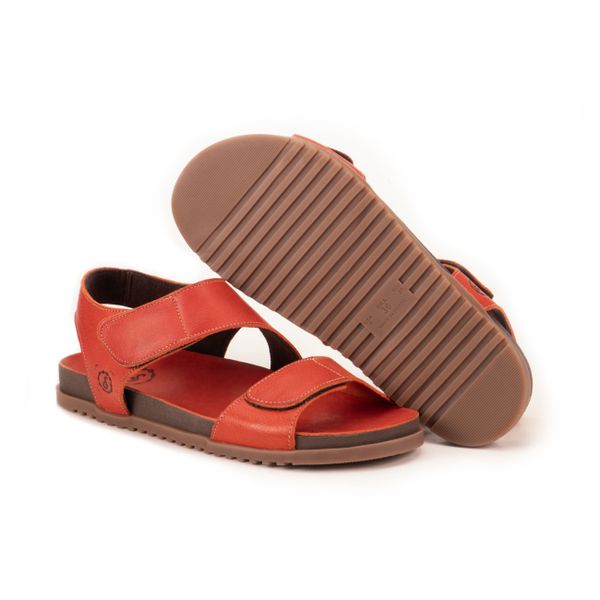 Birken Louise em Cor Vermelha, Elegância em Cada Detalhe, Luxo em Cada Passo