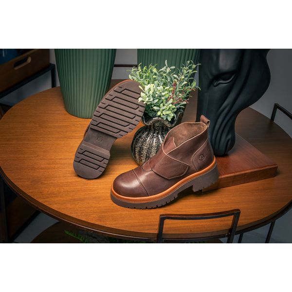 Bota Cano Médio Sinka com Velcro em Couro Telha e Sola Alta Café