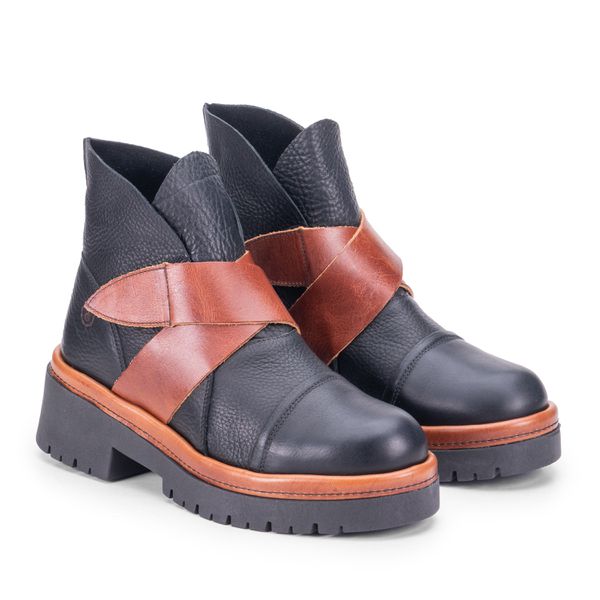 Bota Johnny: Couro Preto com Duplos Velcros Café e Sola Alta Preta