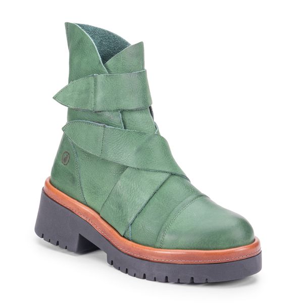 "Bota Johnny: Estilo Militar em Couro Verde com Sola Tratorada e Detalhes Café"
