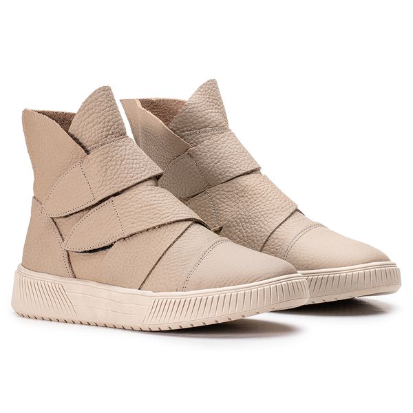 Tenis Johnny: Couro Principal na Cor Off White com Solado Branco