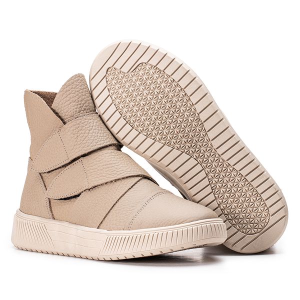 Tenis Johnny: Couro Principal na Cor Off White com Solado Branco