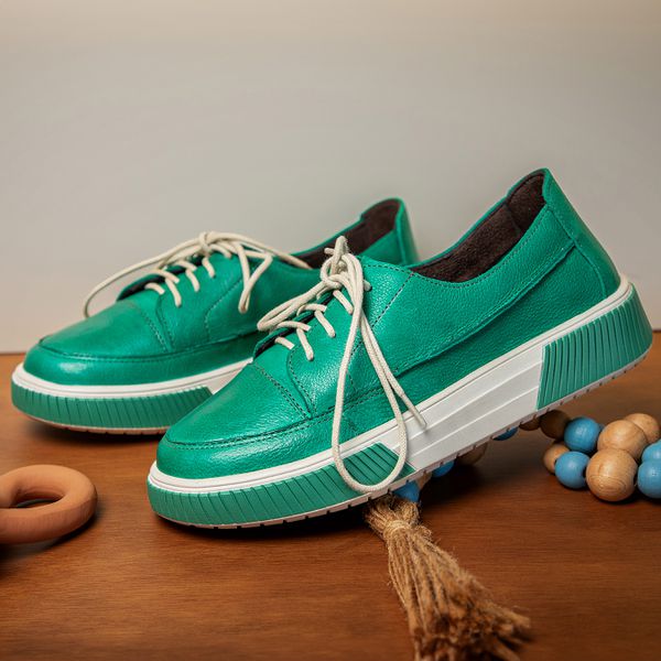 Tênis Nefertiti: Em Couro Verde Grass Com Cadarço Off White e Solado Verde Com Detalhes Brancos